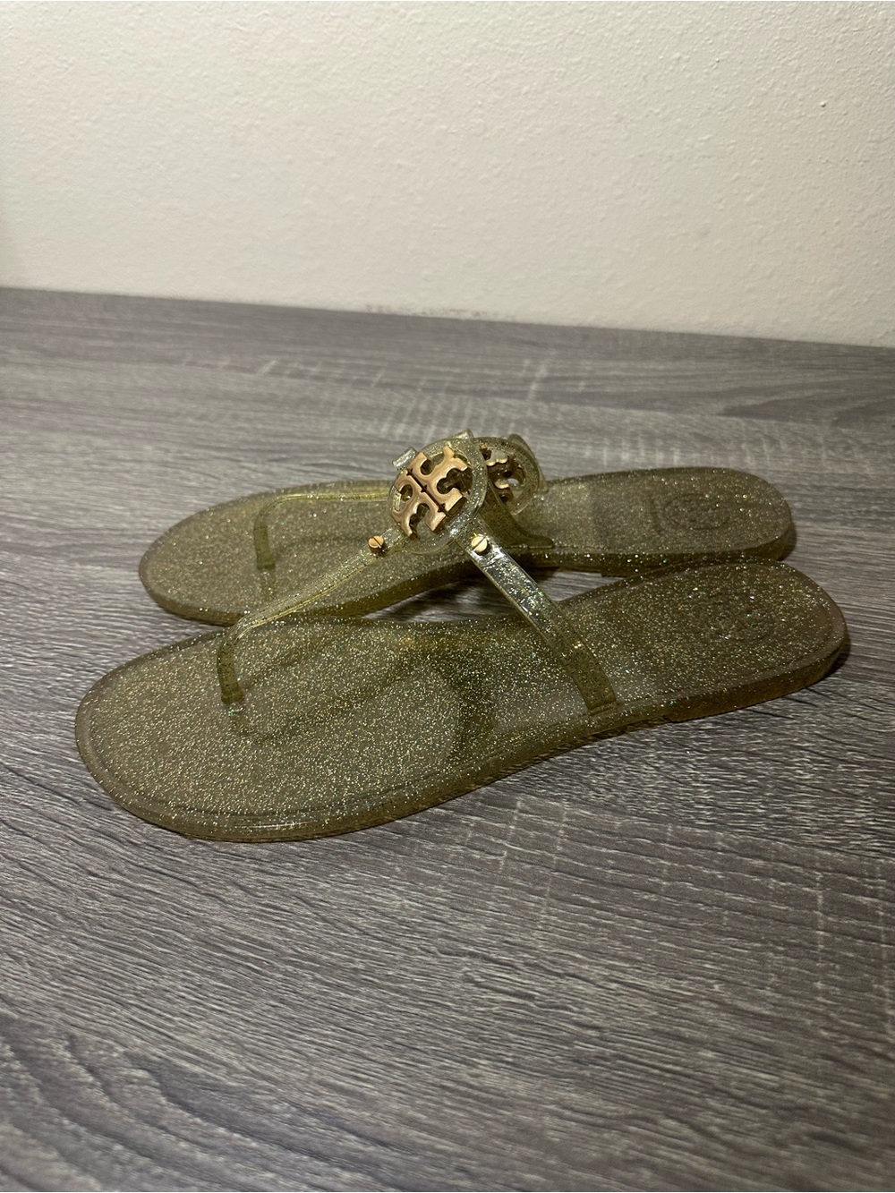 Tory Burch Amanda Glitter Jelly Thong Sandals in Olive, SZ 9
